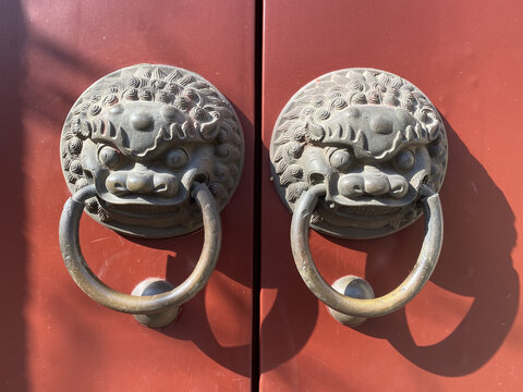 狮头门环