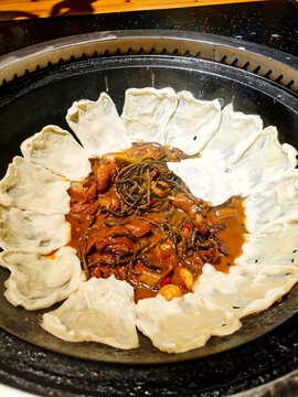 小鸡贴饼