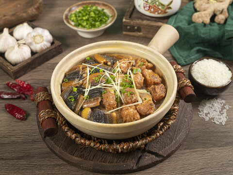 鳗鱼排骨饭
