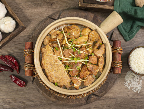 三拼煲仔饭