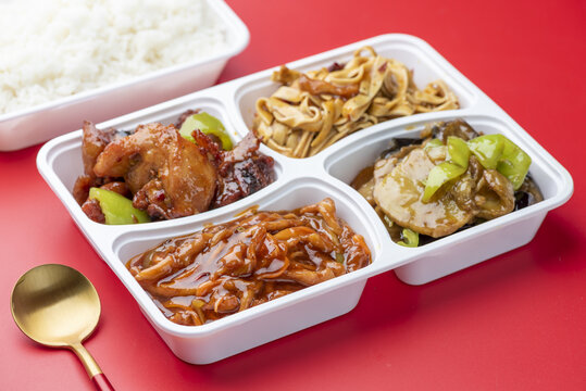 鱼香肉丝盒饭