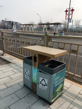 垃圾桶