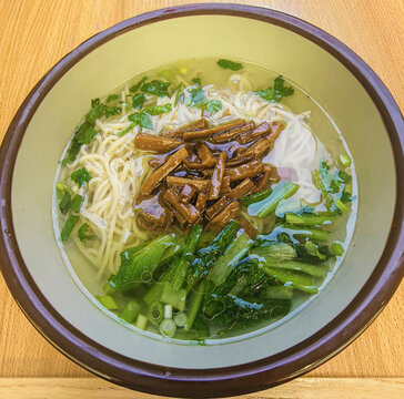 香菇青菜手擀面