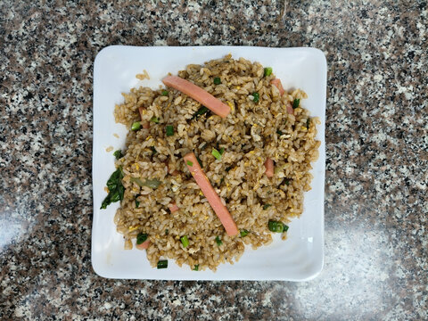 火腿鸡蛋炒饭