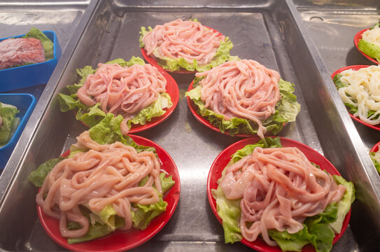 四川乐山麻辣烫的食材新鲜鹅肠