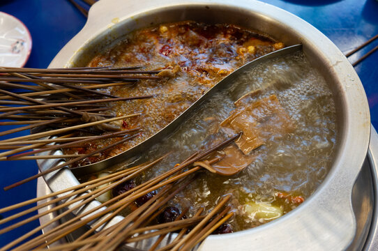 四川乐山美食麻辣烫火锅