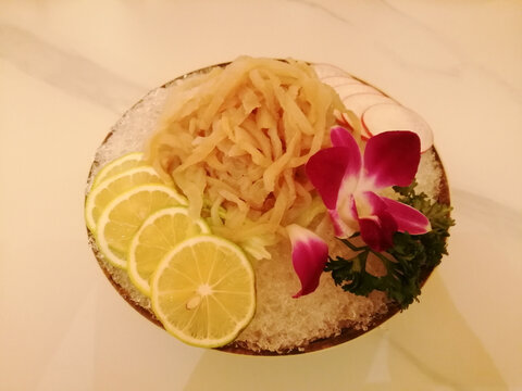 凉拌海蜇