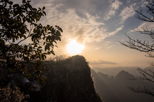 天门山夕照