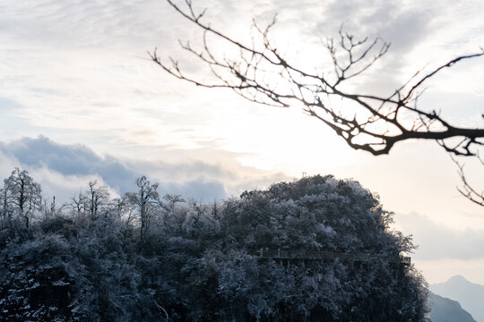 天门山绝顶冰雪