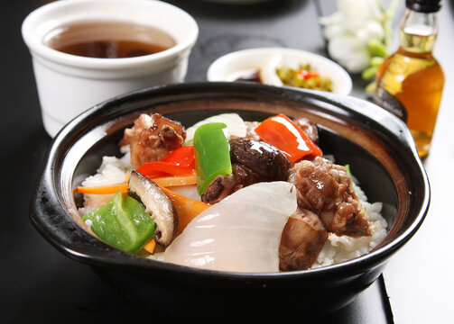 排骨煲仔饭
