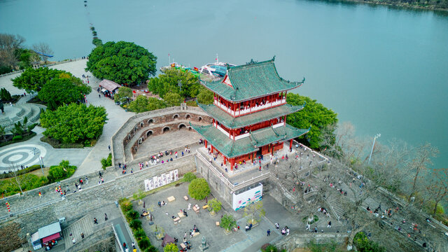 八镜台