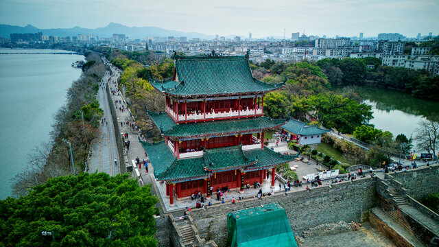 八镜台