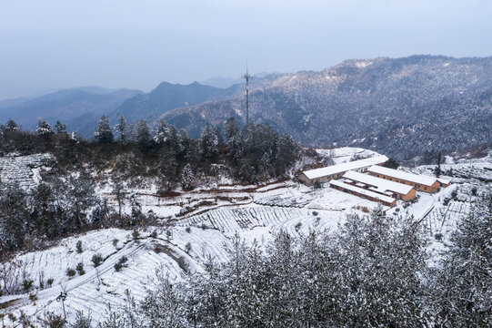 龙王垭冰天雪地雪景