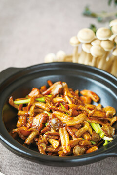 茶树菇炒肉