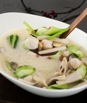 菌菇鱼丸汤