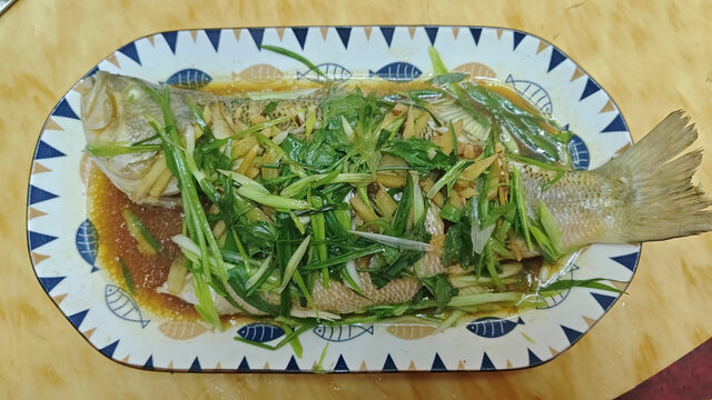 鲈鱼