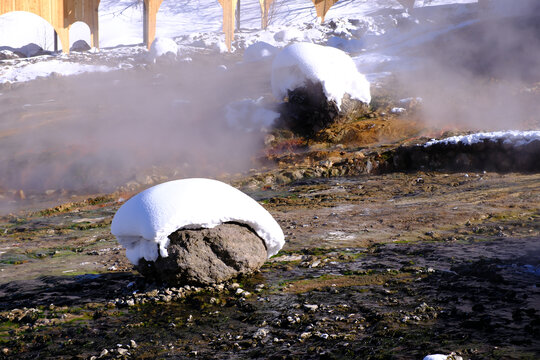 长白山聚龙火山温泉特写