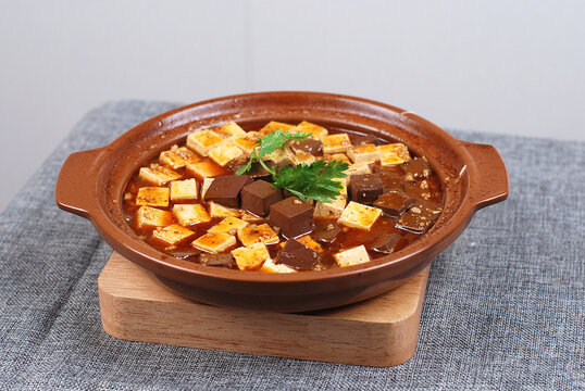 砂锅鸭血豆腐