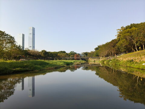 河边