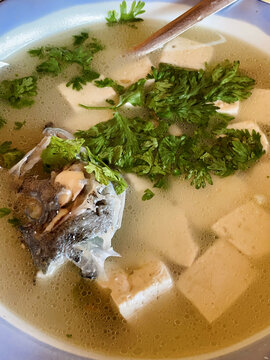鱼头豆腐汤