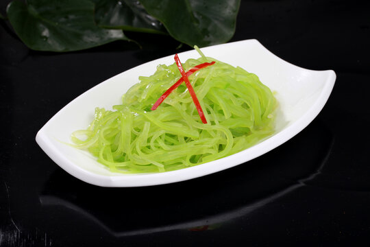 清炒莴笋丝