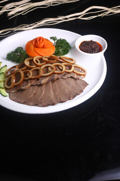 鱿鱼拼牛肉