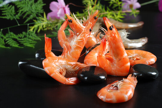 白灼红油虾