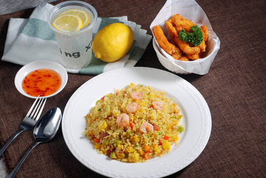 菠萝虾仁炒饭套餐