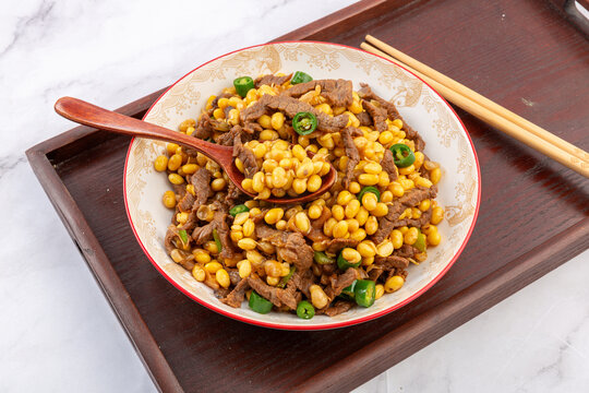 黄豆嘴豆尖炒牛肉