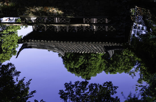 建筑倒影