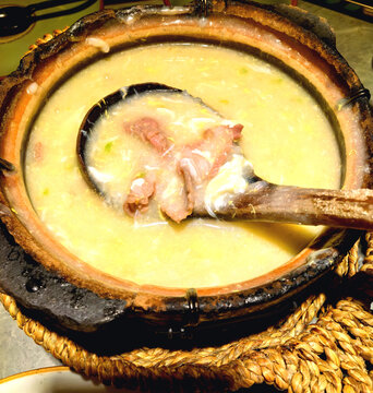 窝蛋牛肉粥