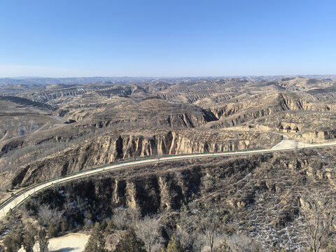 黄土高坡山路