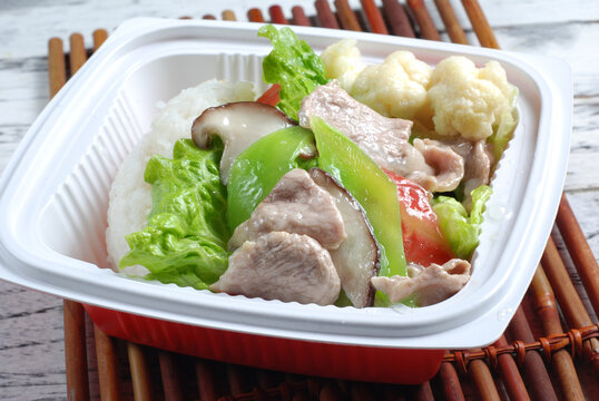 香菇滑肉盖浇饭