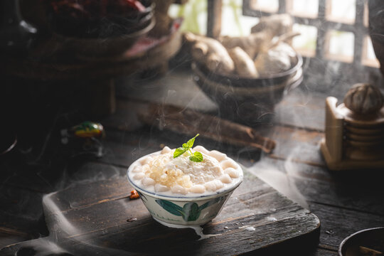中式复古风格小汤圆甜品