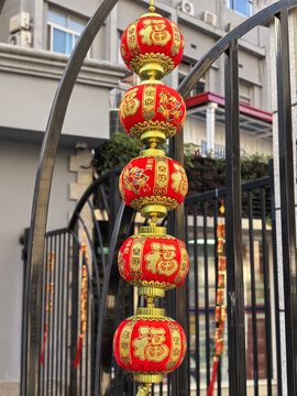 春节大门灯笼装饰