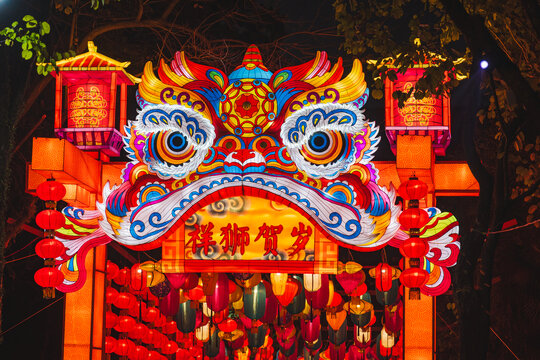夜间祥狮贺岁主题彩灯装饰造型