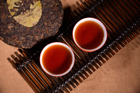 云南普洱茶熟茶汤色