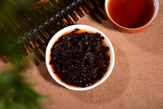 云南普洱茶熟茶汤色