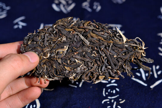 云南普洱茶生茶茶饼