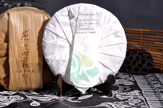 云南普洱茶生茶茶饼