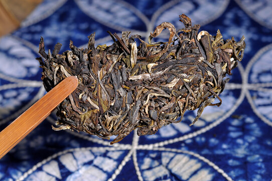 云南普洱茶生茶茶饼