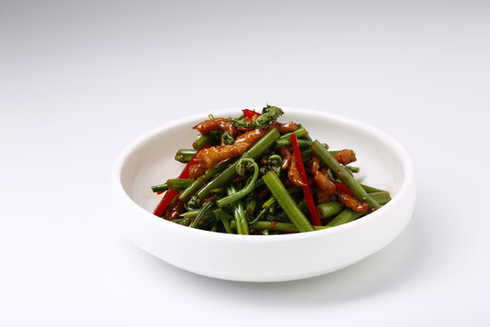 肉丝山蕨菜