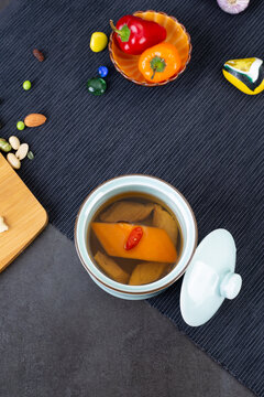 木瓜炖瘦肉汤