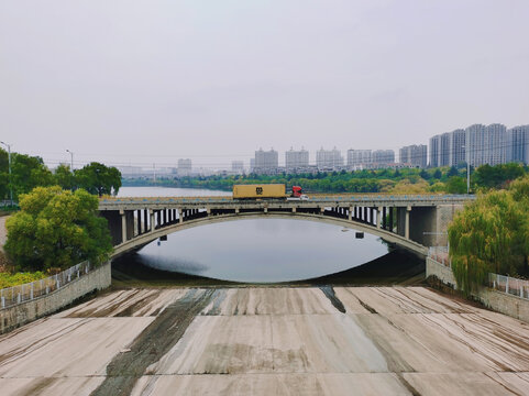 桥的风景
