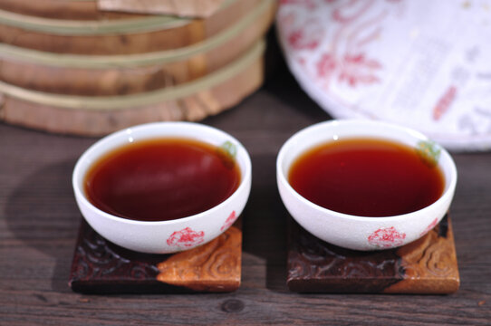 云南普洱茶熟茶汤色