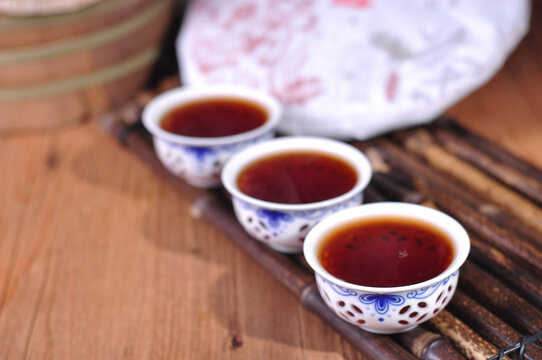 云南普洱茶熟茶汤色