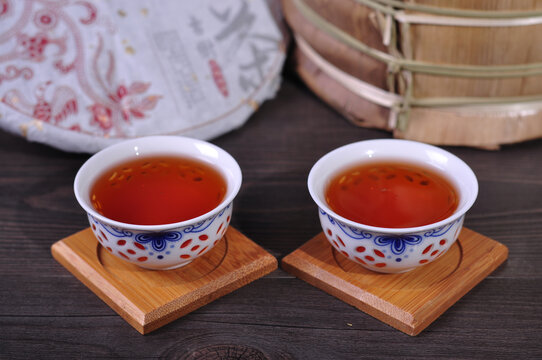 云南普洱茶熟茶汤色