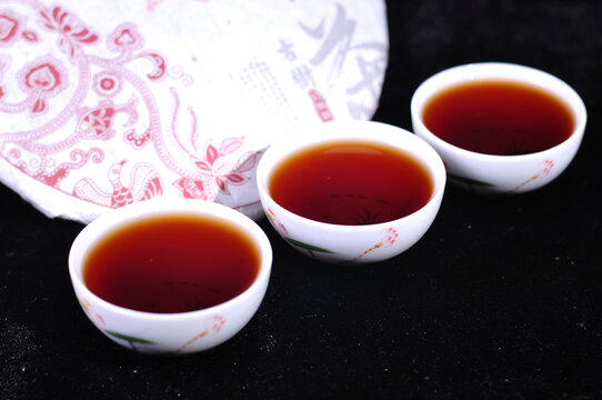 云南普洱茶熟茶汤色