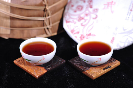 云南普洱茶熟茶汤色