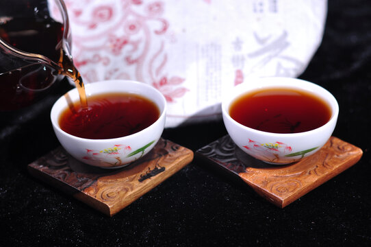 云南普洱茶熟茶汤色